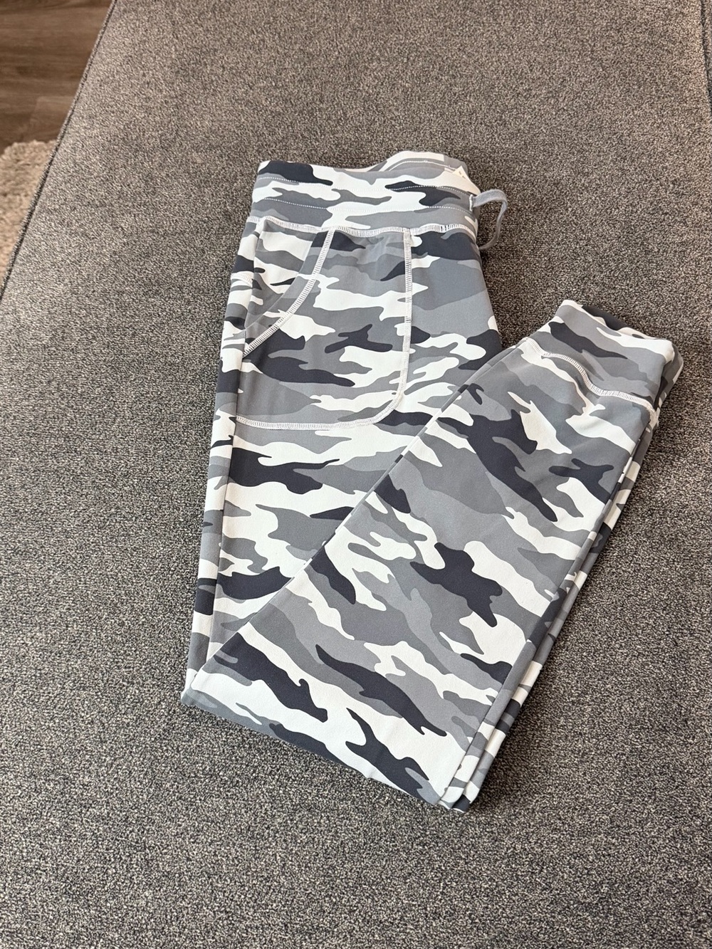 Zyia Active Gray Camo Leggings - Stretchy Active Bottoms